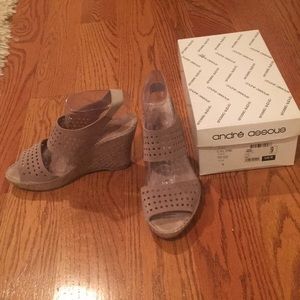 Andre Assous Cyline Taupe Suede Sz 9